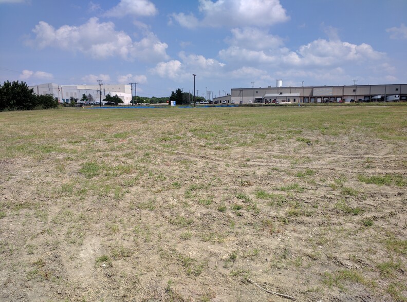 Justin & Industrial, Rockwall, TX for sale - Primary Photo - Image 2 of 3