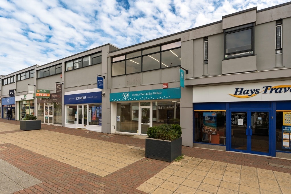 London Rd, Waterlooville to rent Building Photo- Image 1 of 7