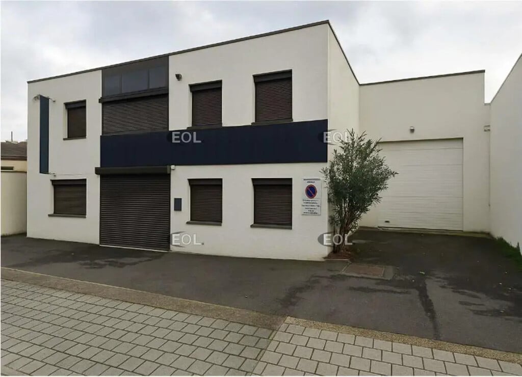 Location Local d'activités 1 423 m² - Photo 1