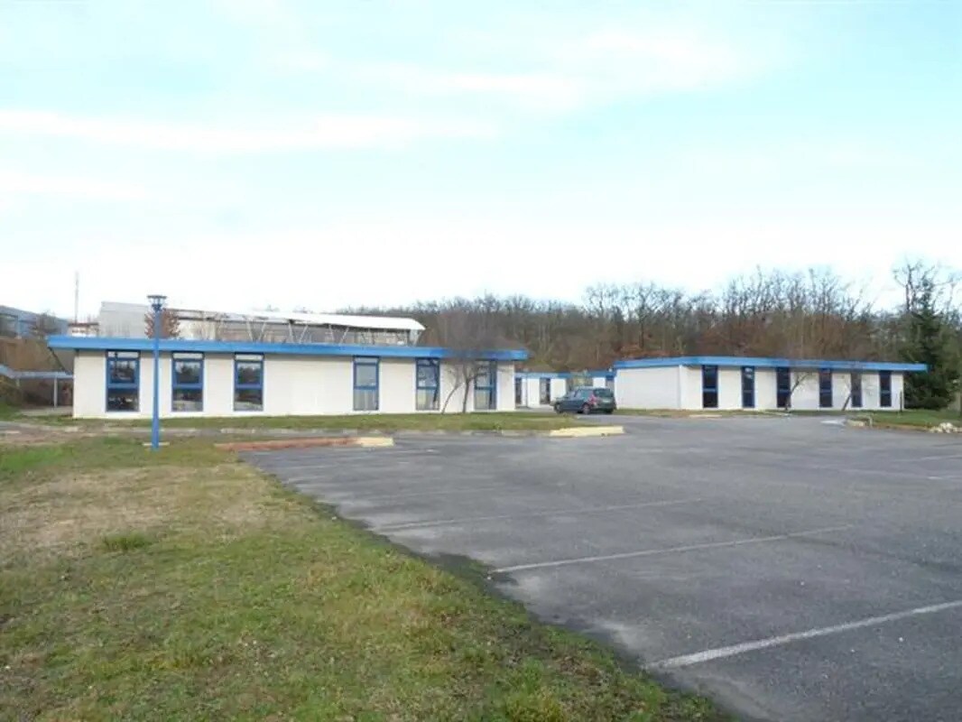 16 Rue Du Cassé, Saint-Jean to rent Building Photo- Image 1 of 4