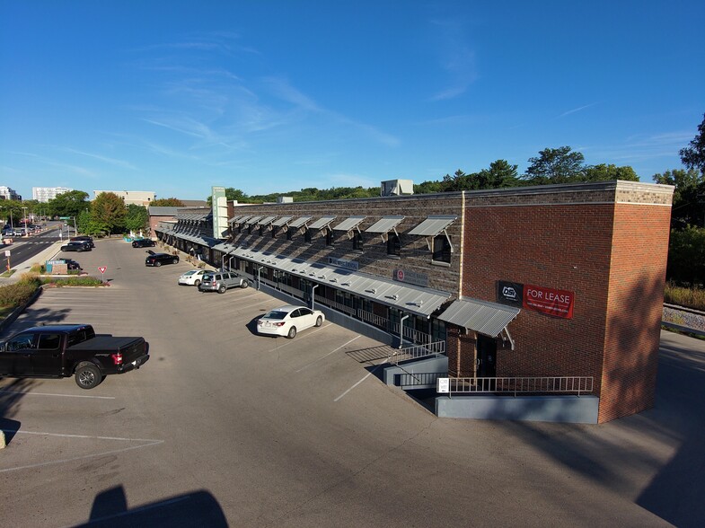 3200-3260 University Ave, Madison, WI for rent - Building Photo - Image 3 of 3