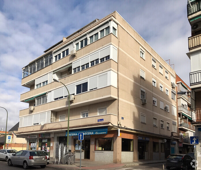 Calle de Gutierre de Cetina, 87, Madrid, Madrid for rent - Primary Photo - Image 1 of 2