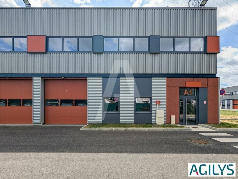 24 Avenue Paul Maintenant, Corbeil-Essonnes to rent - Building Photo - Image 3 of 12