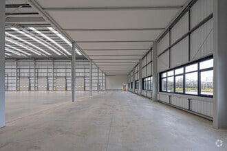 Panattoni Park, Rotherham to rent Interior Photo- Image 2 of 12