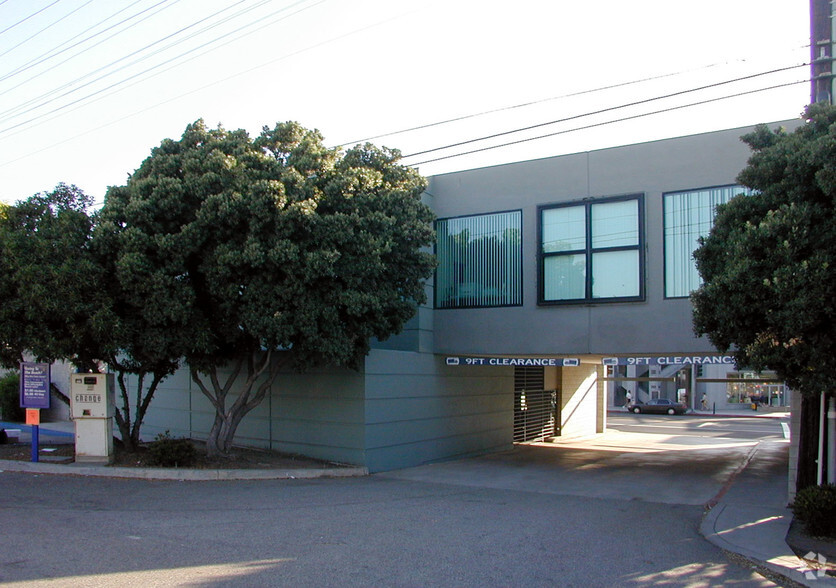 2430-2434 Main St, Santa Monica, CA for rent - Building Photo - Image 3 of 6