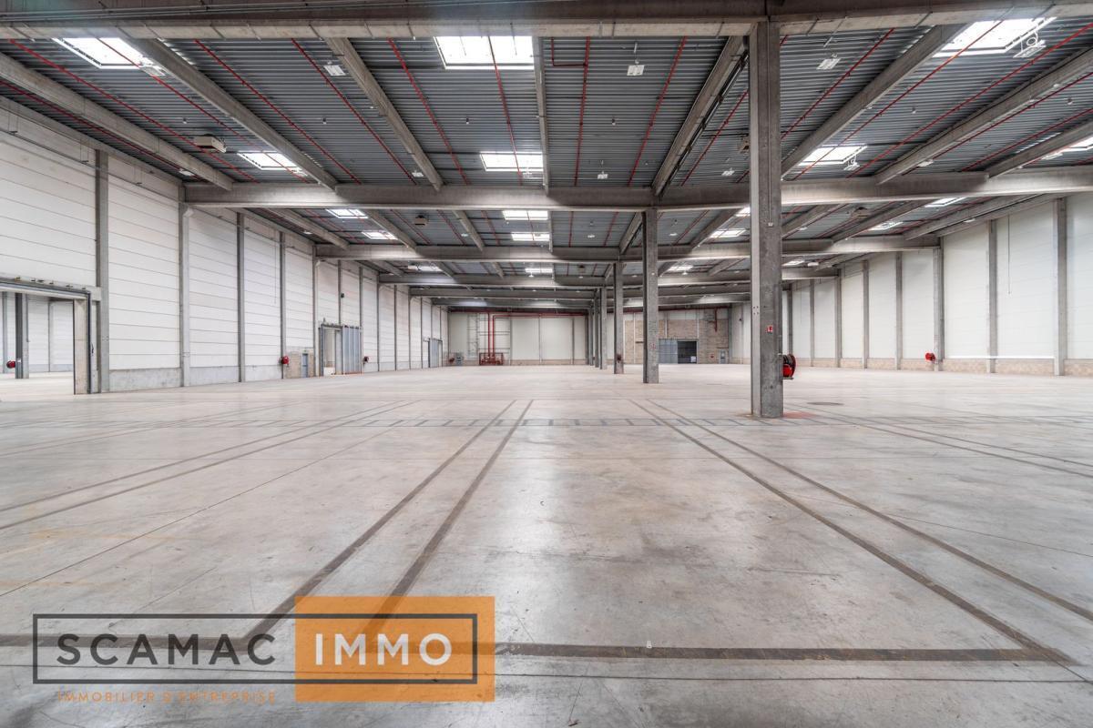 Industrial in Combs-la-Ville to rent Interior Photo- Image 1 of 9