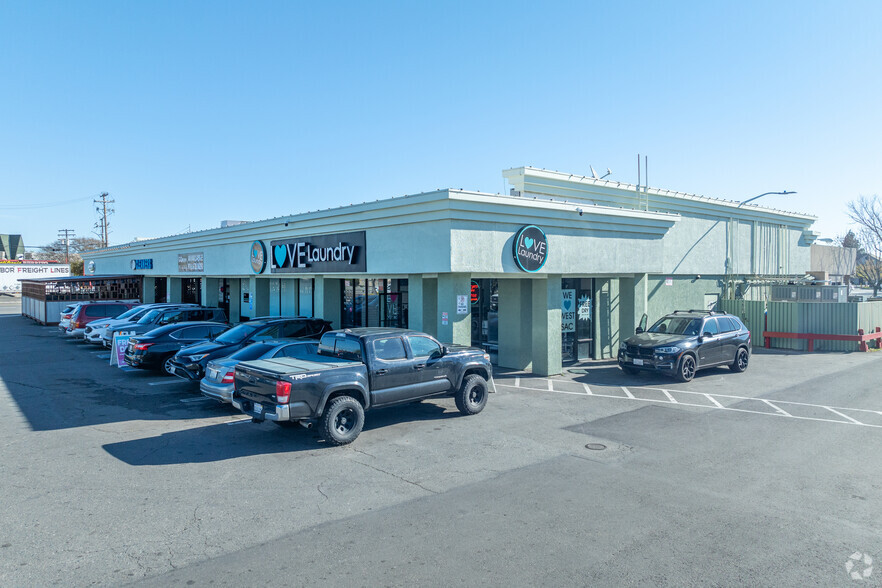 800-830 Harbor Blvd, West Sacramento, CA for rent - Primary Photo - Image 1 of 25