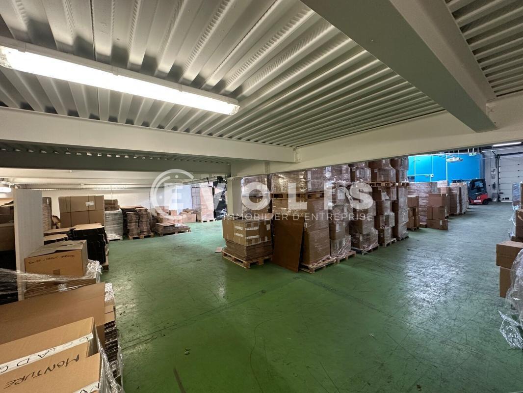Light Industrial in Montreuil to rent Interior Photo- Image 1 of 9