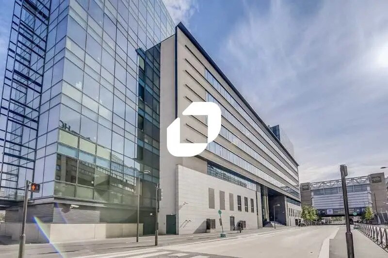 Office in Ivry-sur-Seine to rent - Building Photo - Image 2 of 6