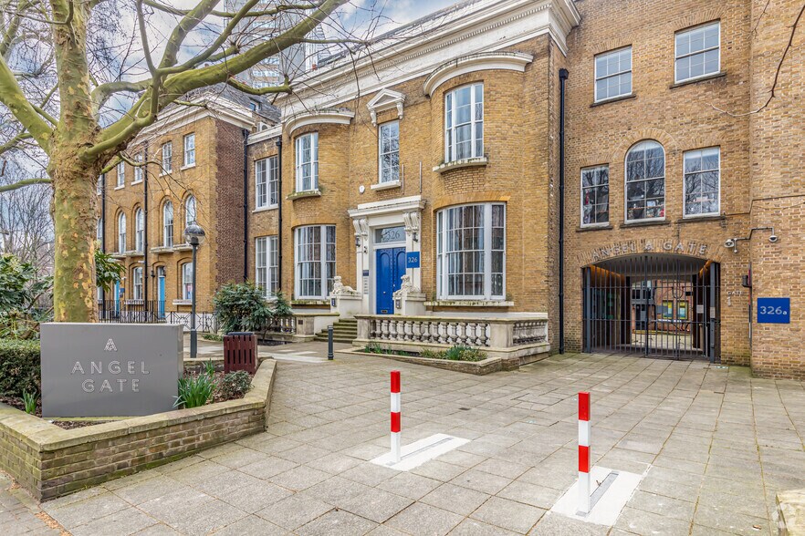 320-324 City, London to rent - Building Photo - Image 2 of 15