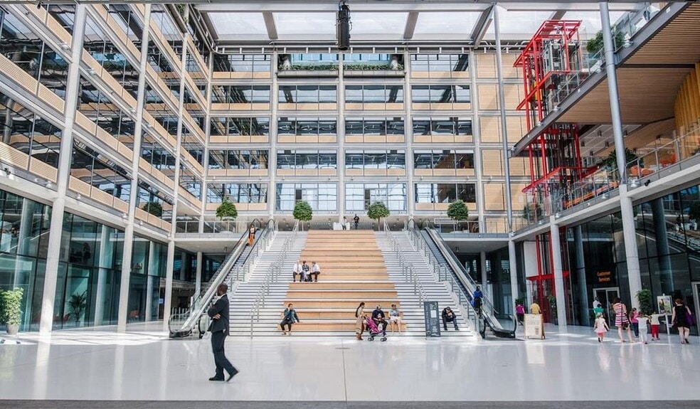 Engineers Way, Wembley to rent - Interior Photo - Image 3 of 14