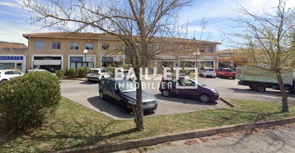 Vente Bureaux 77 m² - Photo 1