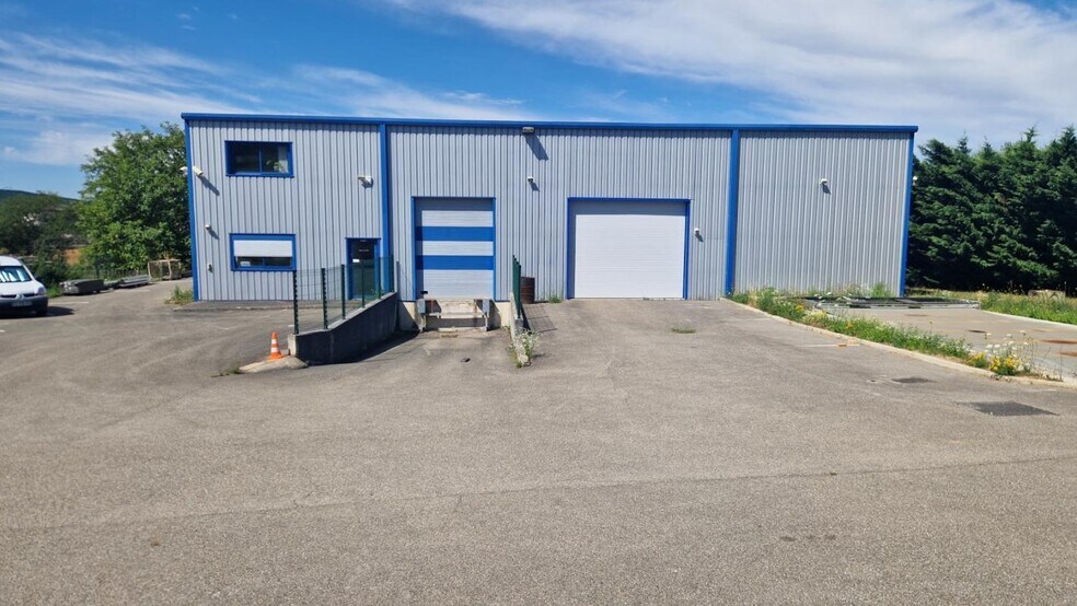 Industrial in Saint-Just-Chaleyssin for sale - Building Photo - Image 1 of 9