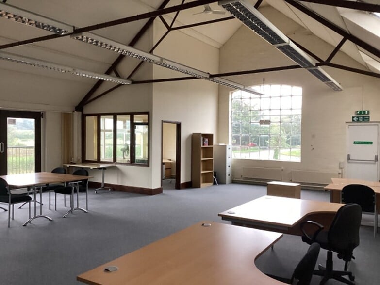 Broadway, Market Lavington, Market Lavington to rent - Interior Photo - Image 2 of 3