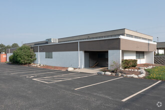 325 N Janacek Rd, Brookfield, WI for rent Building Photo- Image 1 of 10