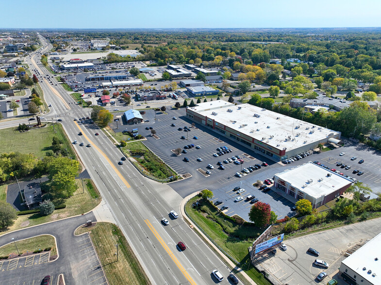 5400 E State St, Rockford, IL for rent - Building Photo - Image 1 of 6