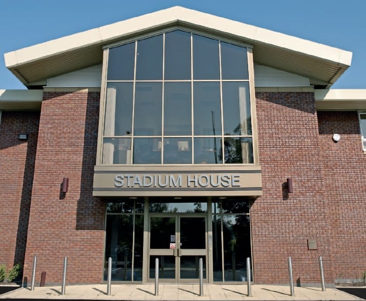 2 Eastgate Appr, Bolton to rent - Building Photo - Image 3 of 5