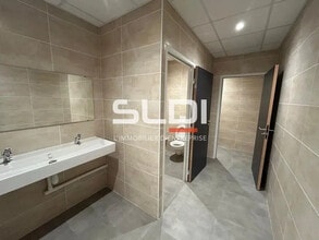 Rue Des Vergers, Limonest to rent Building Photo- Image 2 of 11