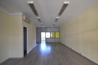 Office / Retail in Vilanova i la Geltrú, Barcelona to rent Interior Photo- Image 1 of 12