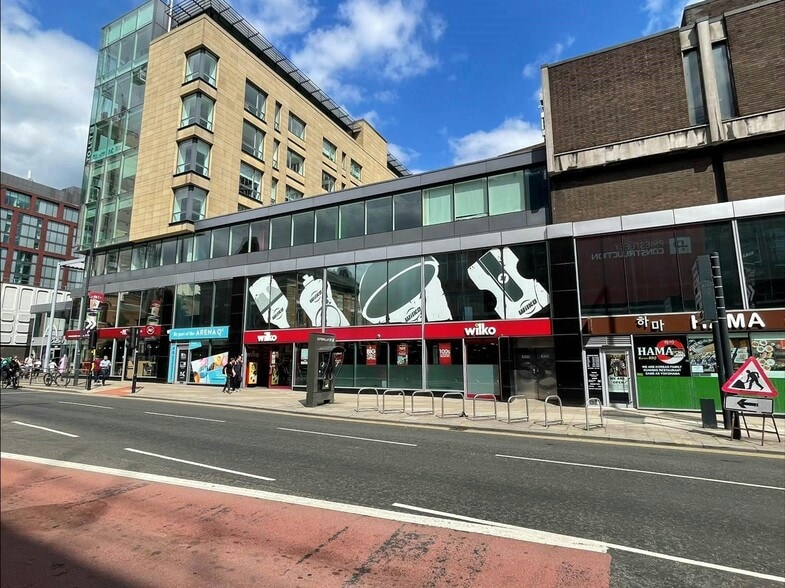 Merrion Ctr, Leeds to rent - Building Photo - Image 2 of 2