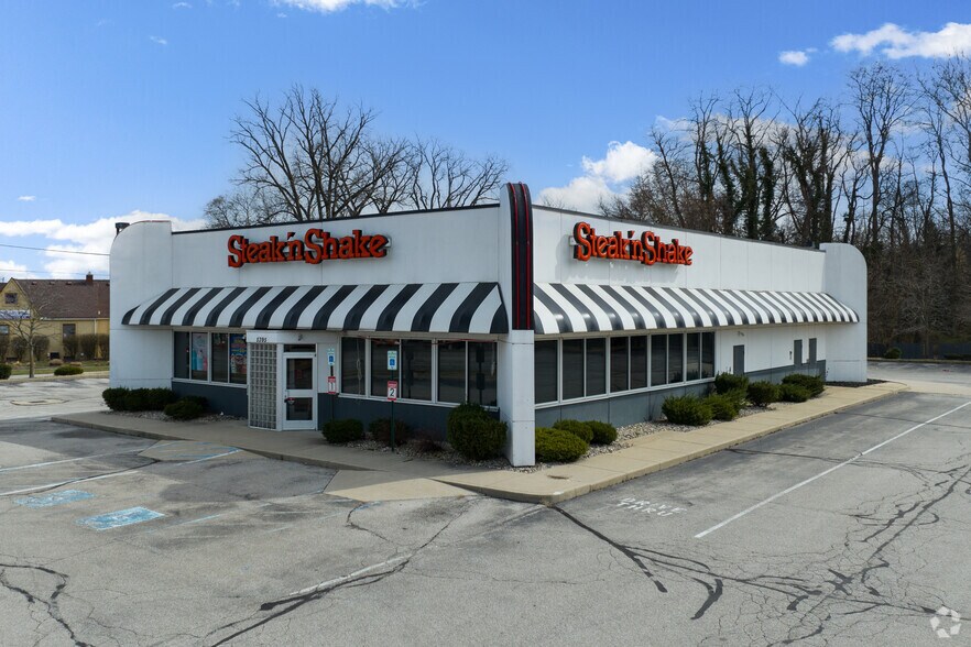 5395 Monroe St, Toledo, OH for sale - Primary Photo - Image 1 of 6