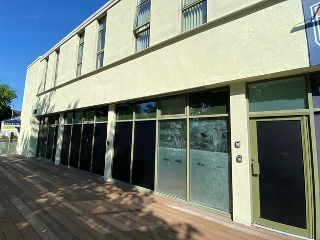 More details for 26 High St, Merthyr Tydfil - Retail to Rent