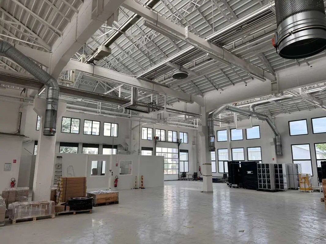 Office in Vénissieux to rent Building Photo- Image 1 of 28