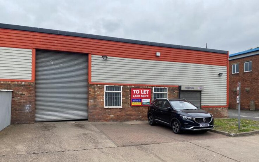 Station Rd, Wolverhampton to rent - Building Photo - Image 1 of 1