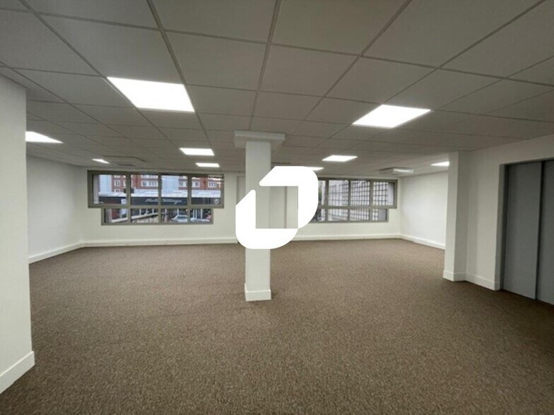 Office in Boulogne-Billancourt to rent - Interior Photo - Image 3 of 20