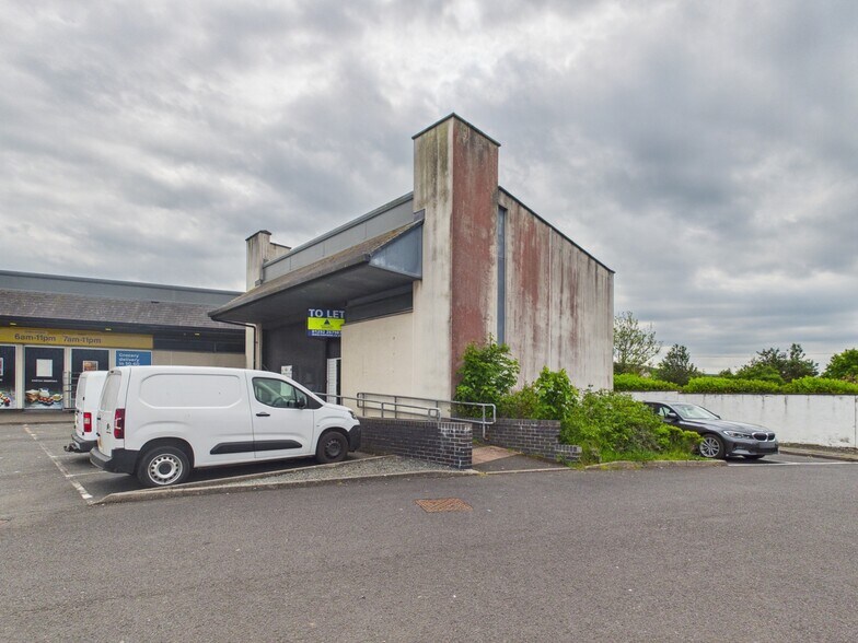 81 Glendoune St, Girvan to rent - Building Photo - Image 2 of 7