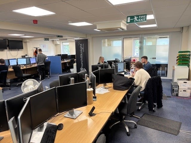 230 High St, Potters Bar to rent - Building Photo - Image 2 of 9