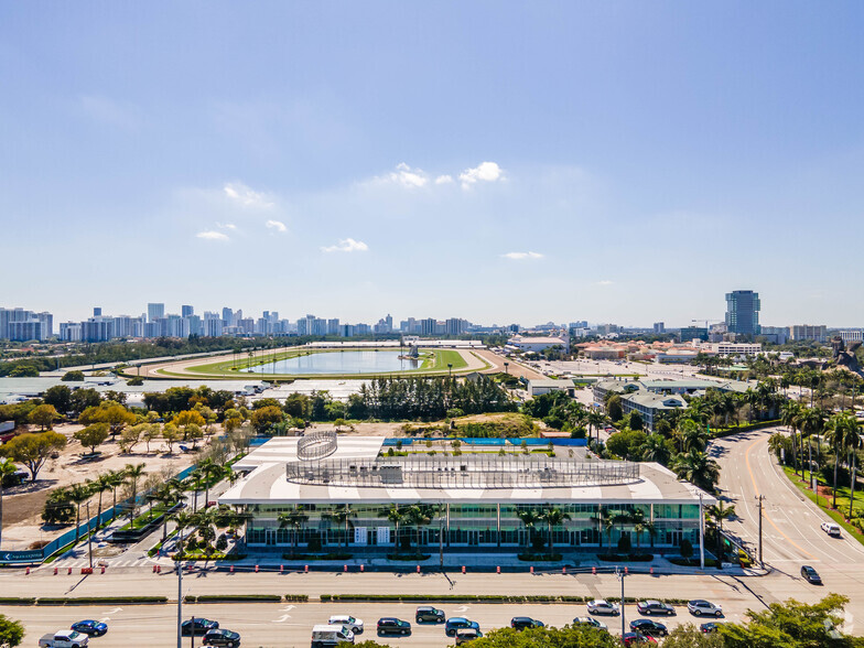 1000-1100 E Hallandale Beach Blvd, Hallandale Beach, FL for sale - Primary Photo - Image 1 of 11