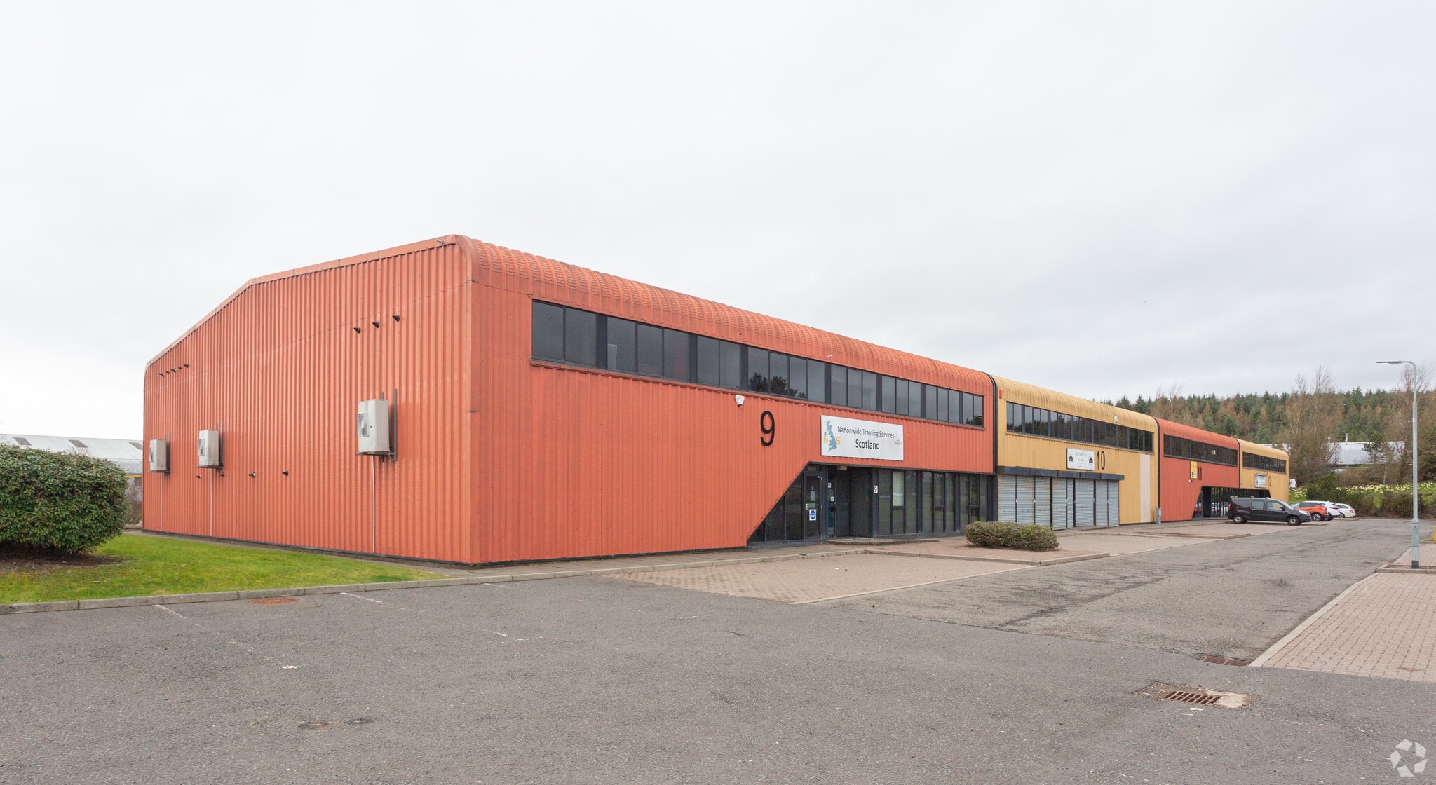 Dunlop Sq, Livingston for sale Primary Photo- Image 1 of 1