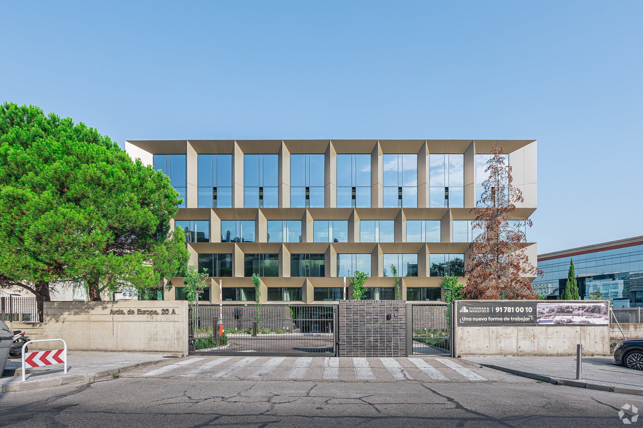 Avenida Europa, 20 A, Alcobendas, Madrid to rent Primary Photo- Image 1 of 4