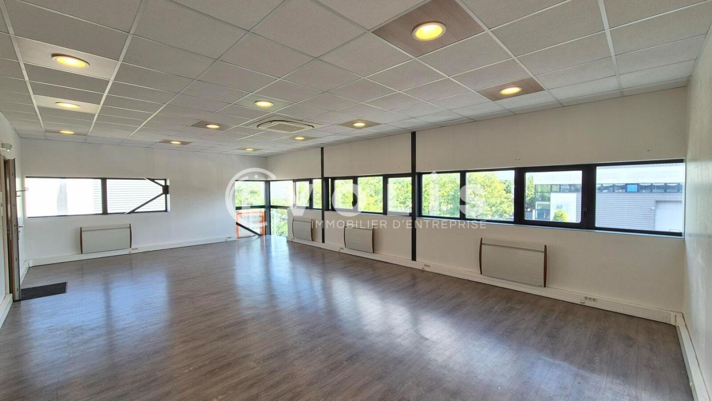 Office in Bailly-Romainvilliers to rent Interior Photo- Image 1 of 3