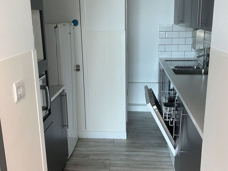 Onslow St, Guildford to rent - Interior Photo - Image 3 of 6