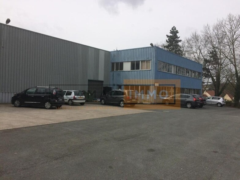 Industrial in SAINT-OUEN-L'AUMONE to rent - Building Photo - Image 1 of 8