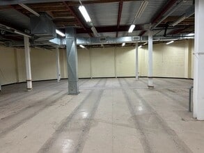 Bank St, Shipley to rent Interior Photo- Image 1 of 3