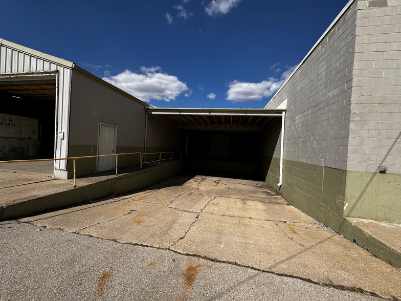 147 2nd Ave, Rochelle, IL for rent - Building Photo - Image 3 of 7