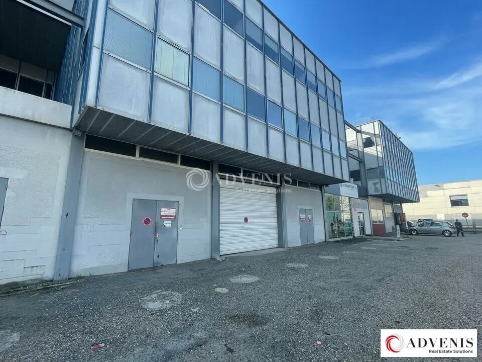 Location Local d'activités 330 m² - Photo 1