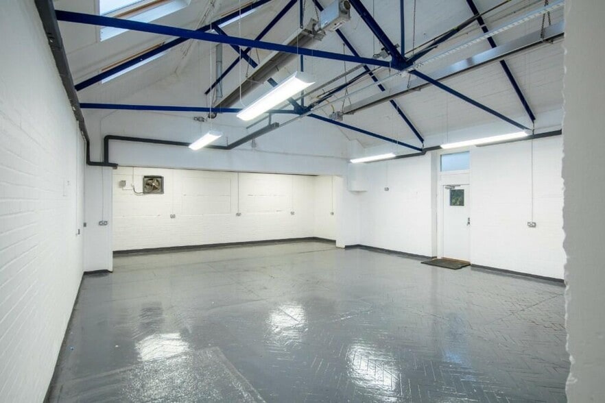 Parkhead, Stanley to rent - Interior Photo - Image 2 of 33