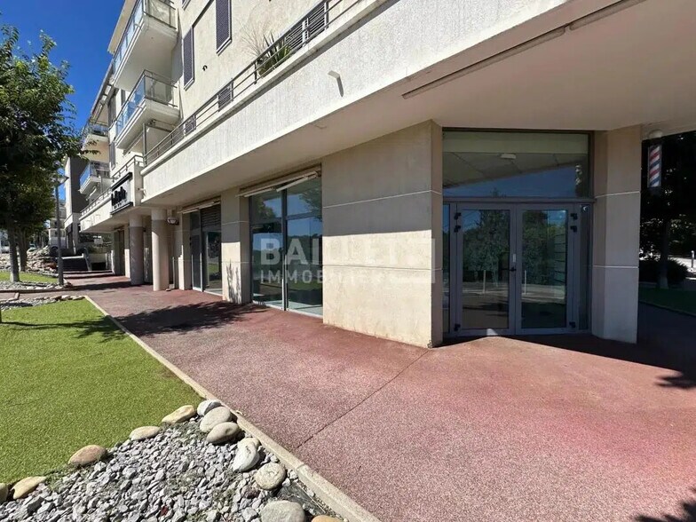Retail in Antibes to rent - Building Photo - Image 1 of 14