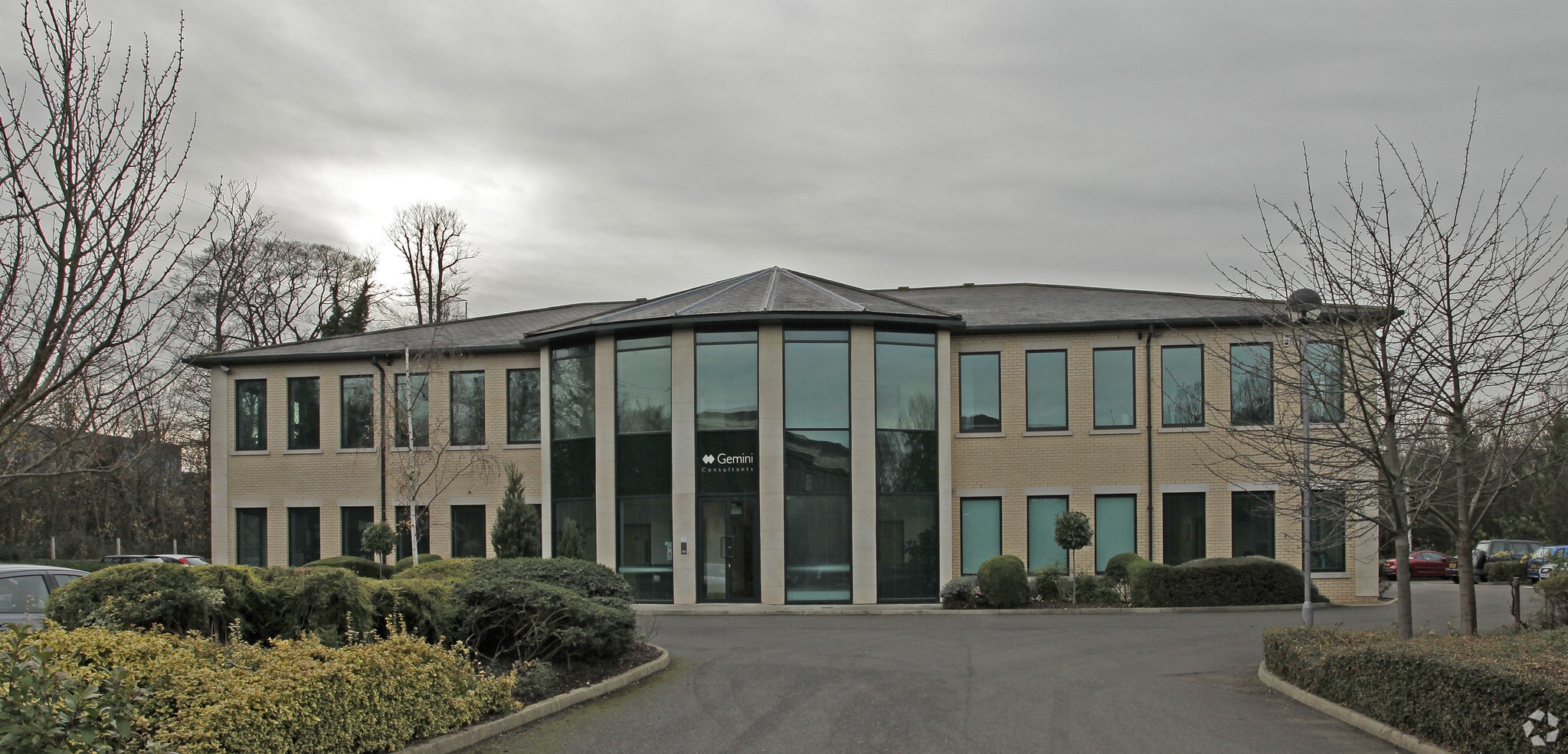 Houghton Hall Park, Dunstable for sale Primary Photo- Image 1 of 1