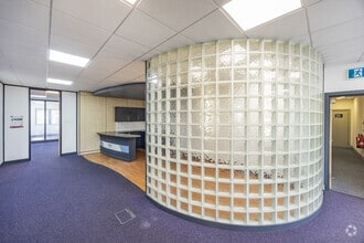Keen Rd, Cardiff to rent Interior Photo- Image 2 of 15
