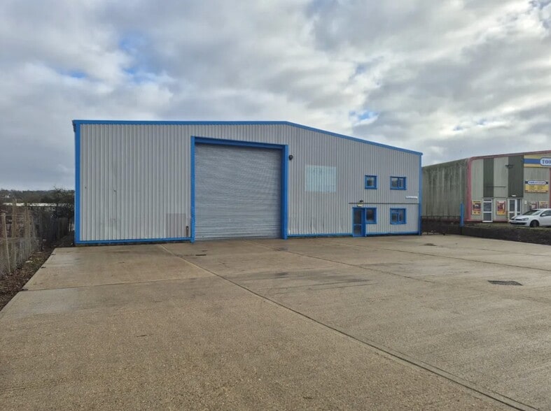 27 Manners Vw, Carisbrooke to rent - Building Photo - Image 1 of 2