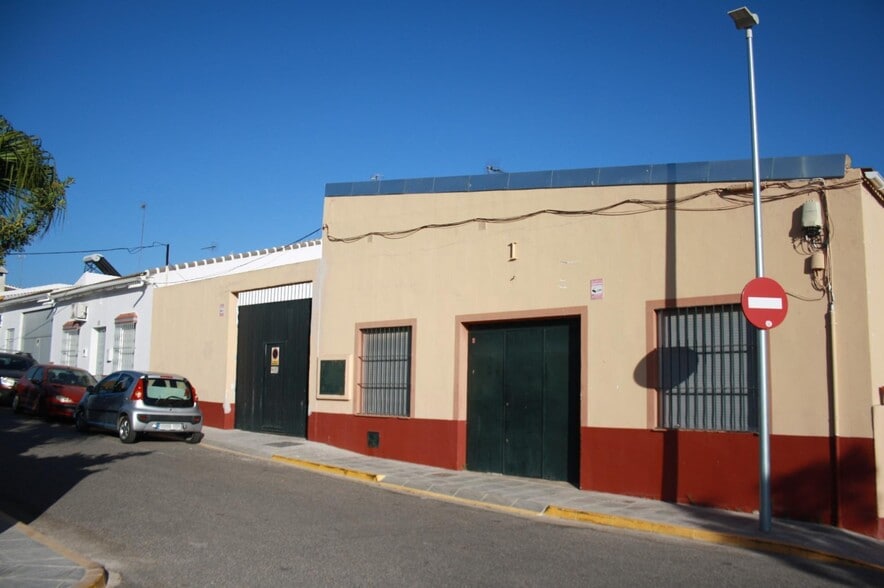 Retail in Carrión de los Céspedes, Sevilla to rent - Building Photo - Image 2 of 16