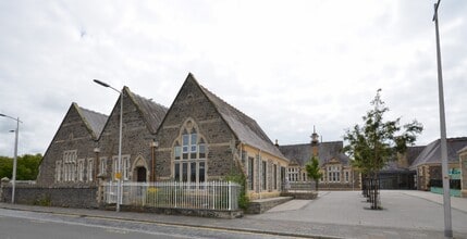 Alexandra Rd, Aberystwyth to rent Building Photo- Image 1 of 3