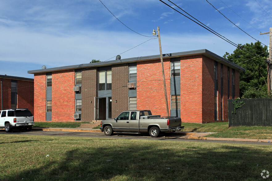 2301 NW 18th St, Oklahoma City, OK for sale - Building Photo - Image 2 of 2