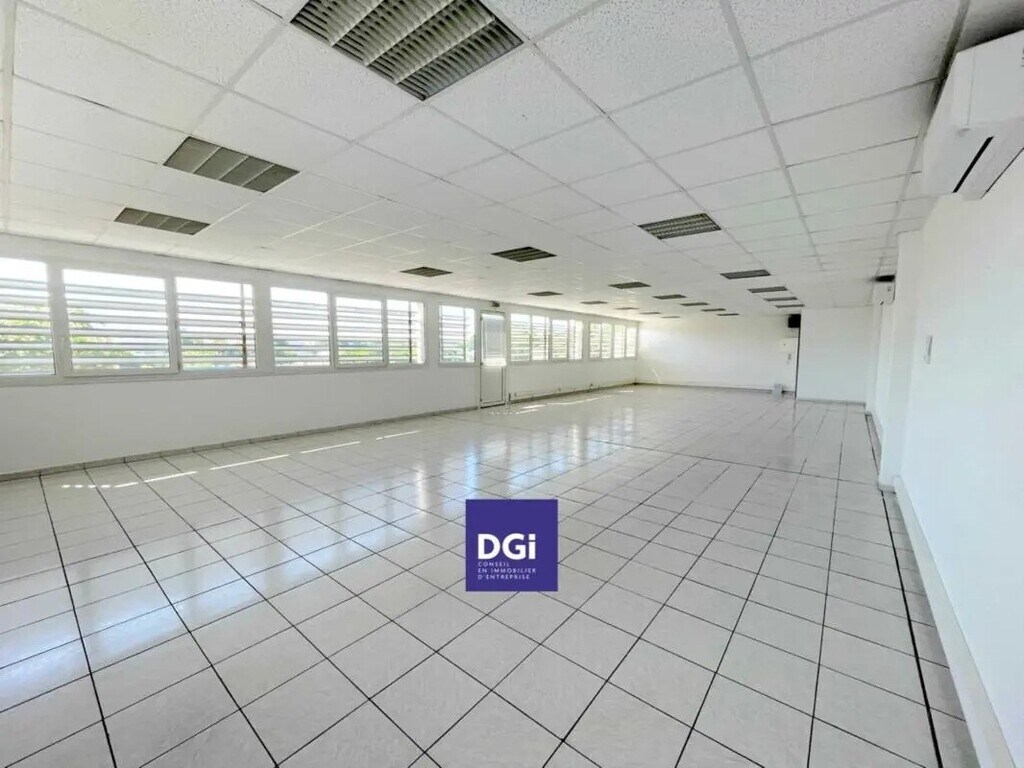 Vente Bureaux 130 m² - Photo 1