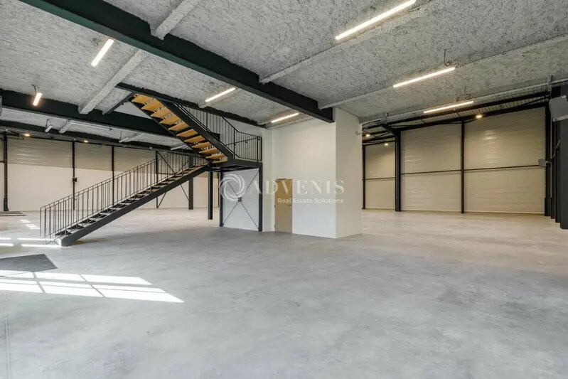 Industrial in Corbas to rent - Interior Photo - Image 3 of 12